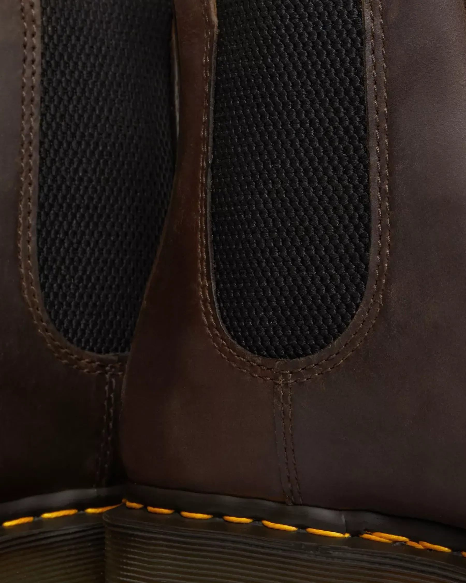 Originals|Platform Boots>Dr. Martens 2976 Bex Crazy Horse Chelsea Boots Dark Brown — Crazy Horse