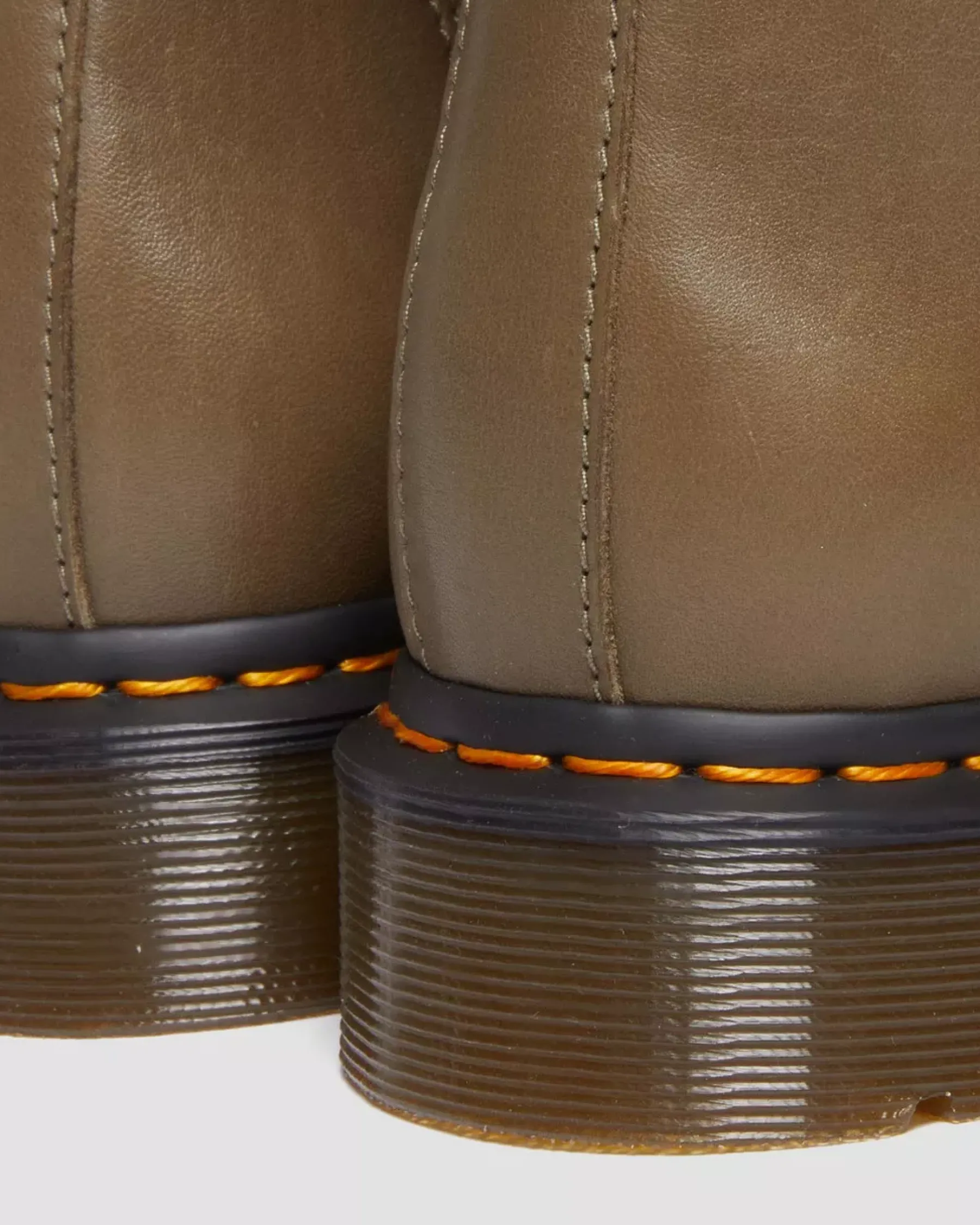 Sale|Originals>Dr. Martens 2976 Carrara Leather Chelsea Boots Olive — Carrara