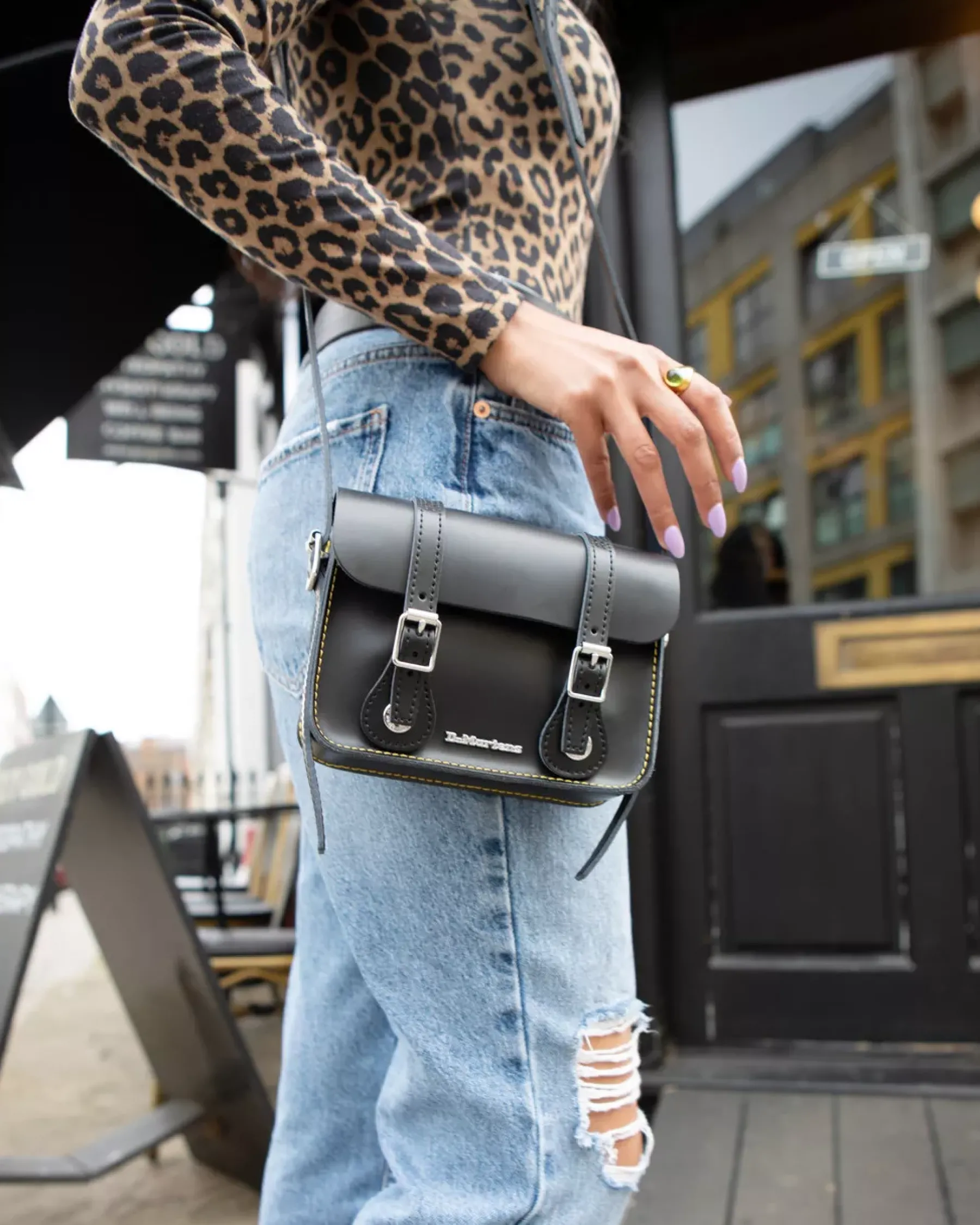 Accessories|Bags>Dr. Martens 7 Inch Leather Crossbody Bag Black — Smooth Leather