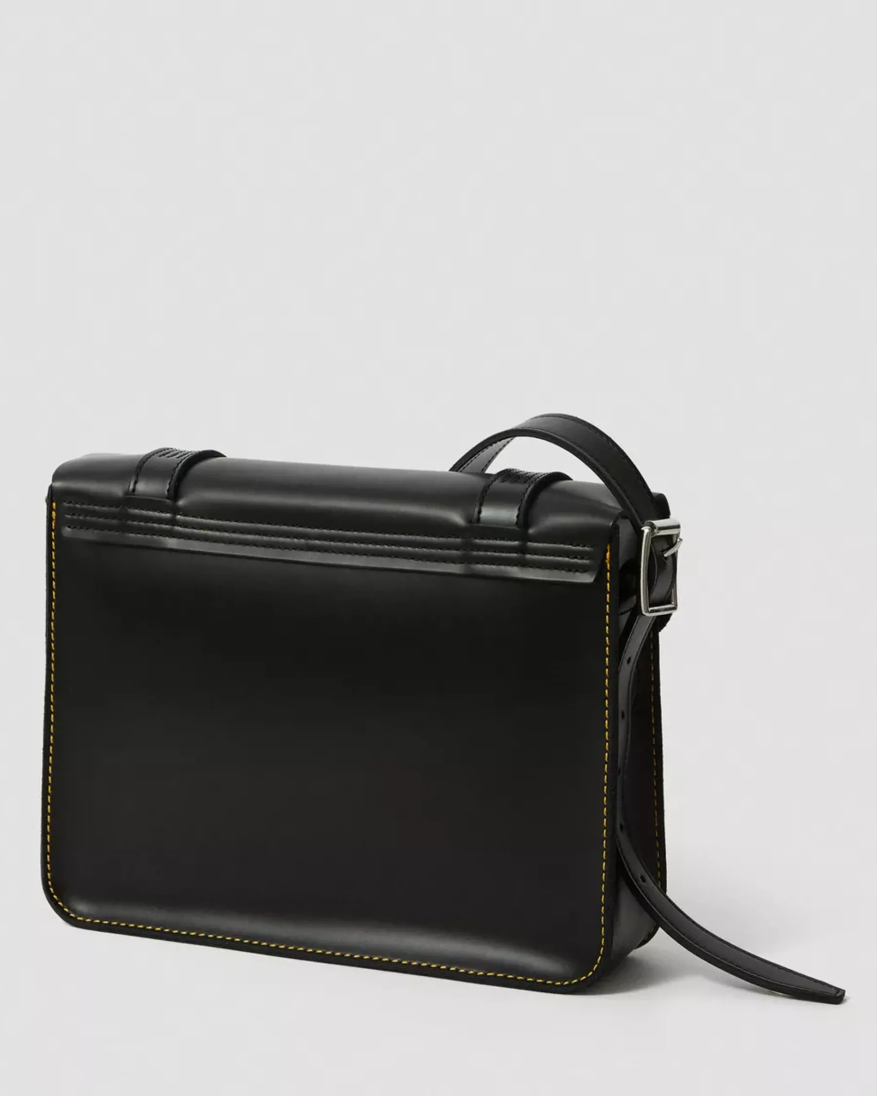 Accessories|Bags>Dr. Martens 11 inch Leather Messenger Bag Black — Kiev & Smooth