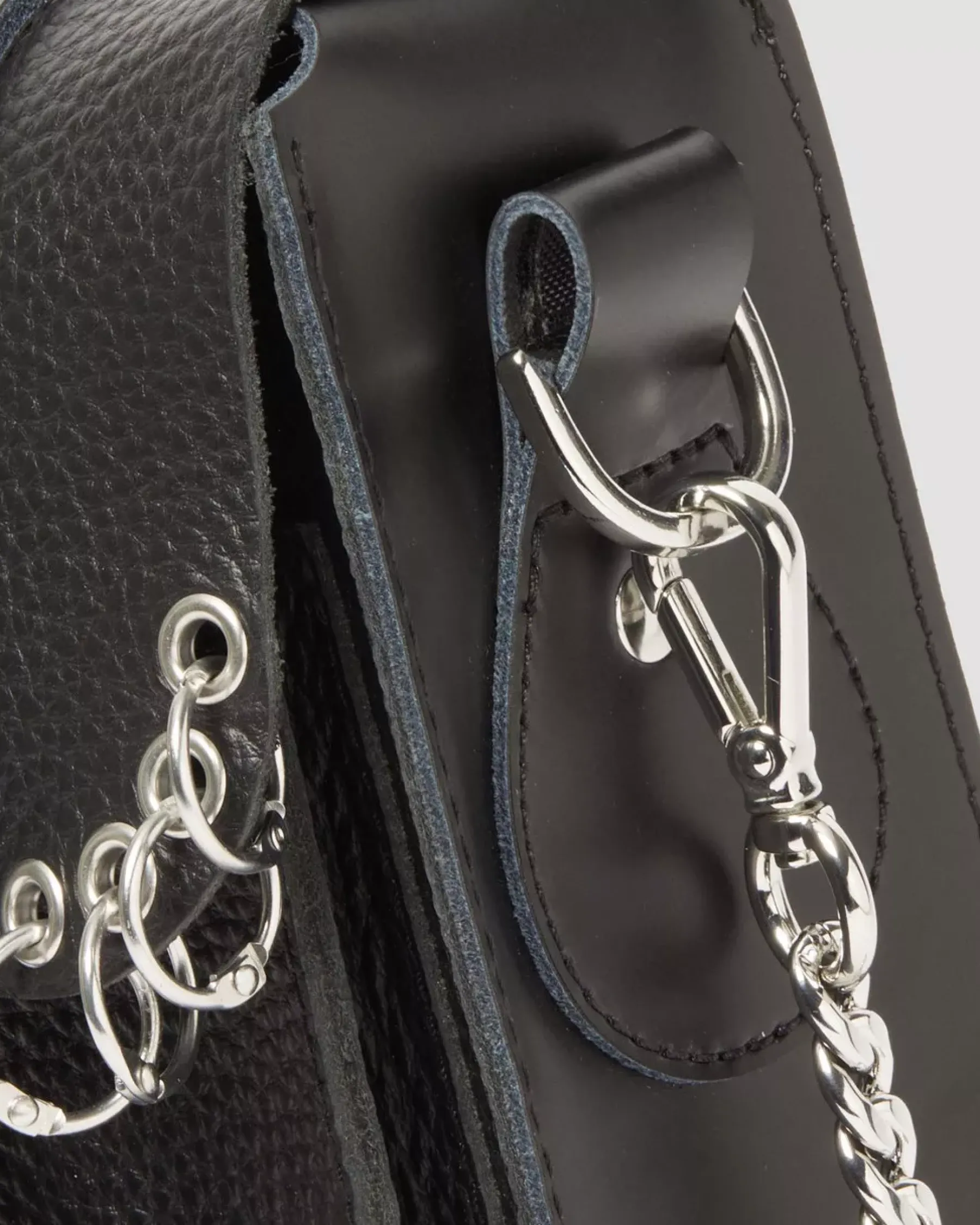 Accessories|Bags>Dr. Martens 11 Inch Piercing Leather Messenger Bag Black — Milled Nappa