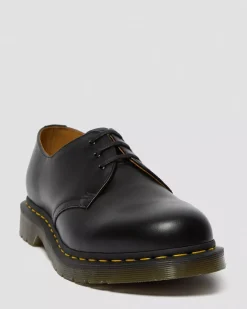 Laces|Accessories>Dr. Martens 26 Inch Waxed Flat Shoe Laces (3 Eye) Black — Tetoron