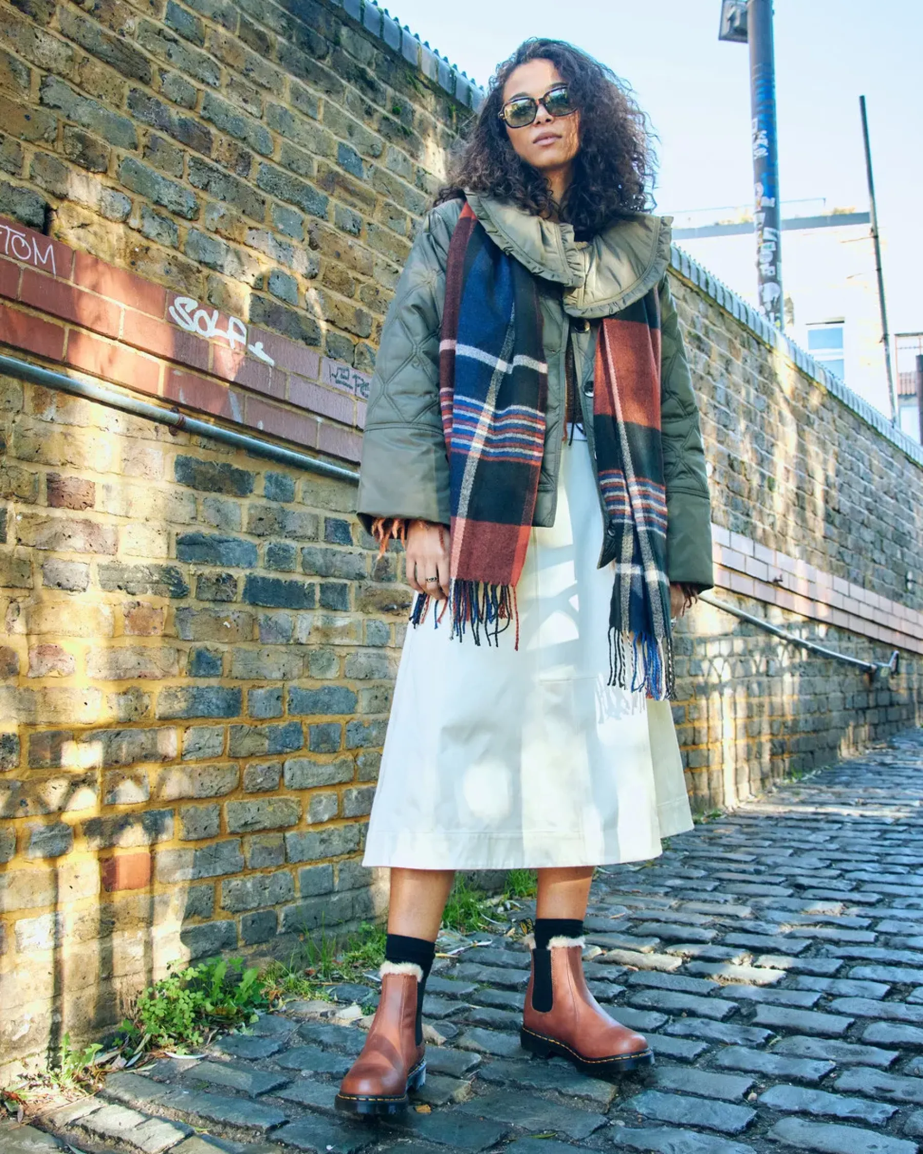 Originals|Winter Boots>Dr. Martens 2976 Leonore Women's Faux Fur-Lined Chelsea Boots Tan — Farrier