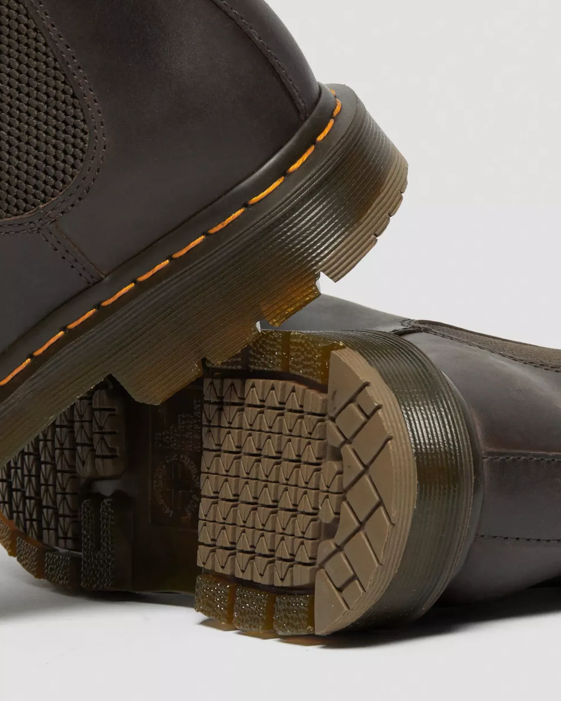 Originals|Chelsea Boots>Dr. Martens 2976 Slip Resistant Leather Chelsea Boots Dark Brown — Crazy Horse