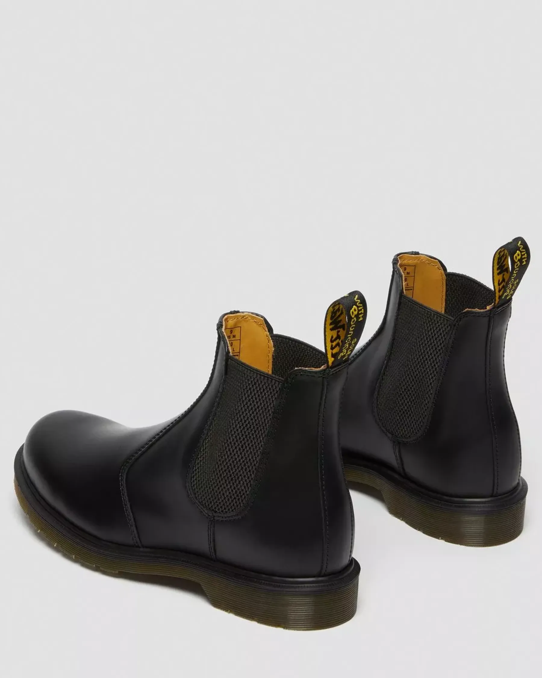 Originals|Chelsea Boots>Dr. Martens 2976 Smooth Leather Chelsea Boots Black — Smooth Leather