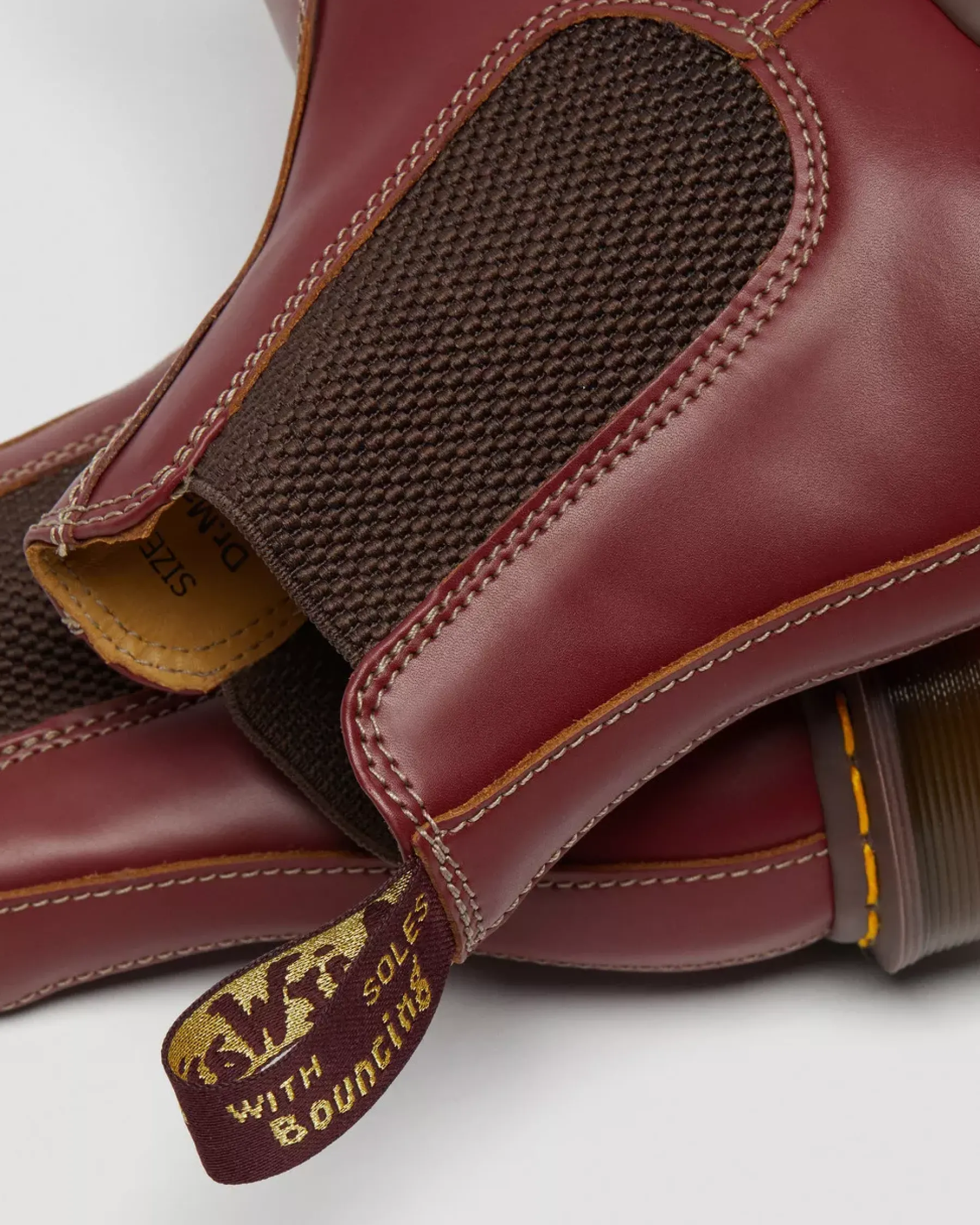 Sale|Originals>Dr. Martens 2976 Vintage Made In England Chelsea Boots Red — Quilon