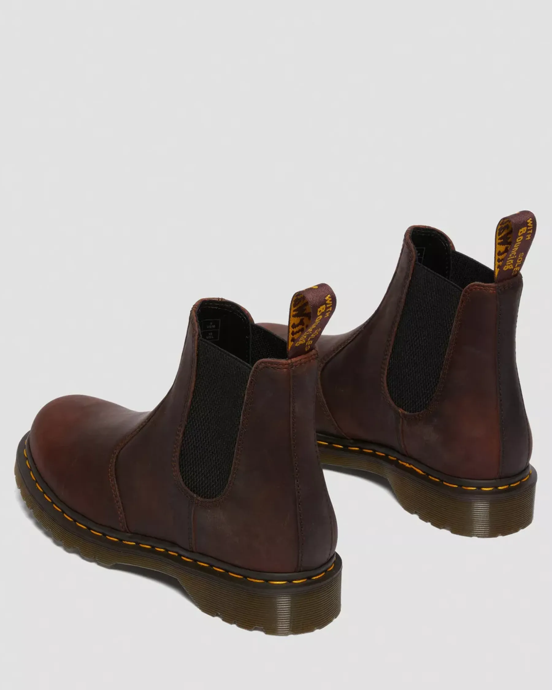 Originals|Chelsea Boots>Dr. Martens 2976 Waxed Full Grain Leather Chelsea Boots Chestnut — Waxed Full Grain