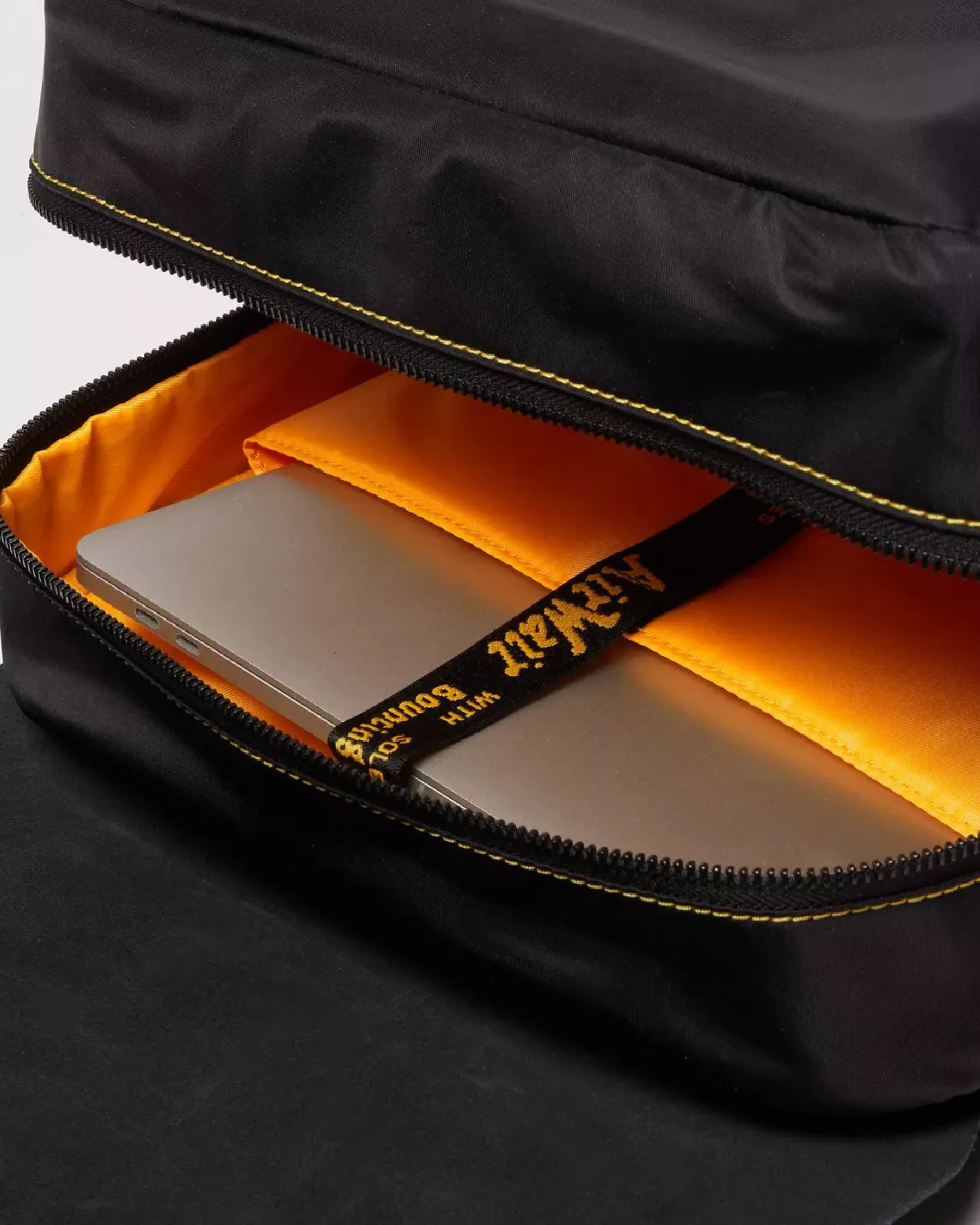 Accessories|Collaborations>Dr. Martens Alpha Industries Leather & Nylon Backpack Black