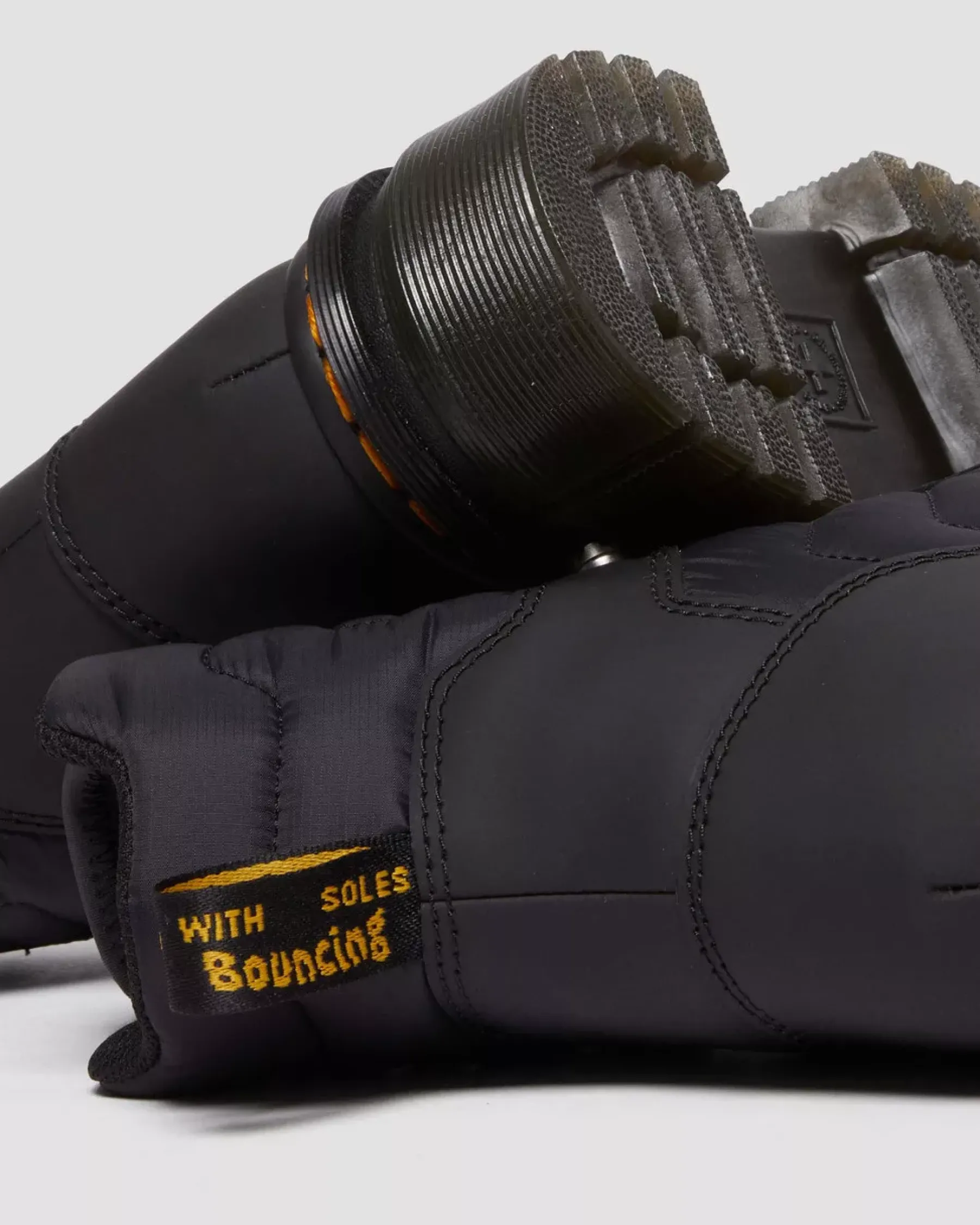 Platform Boots|Winter Boots>Dr. Martens Audrick Quilted Platform Ankle Boots BLACK — Rubberised Leather+Warm Quilted