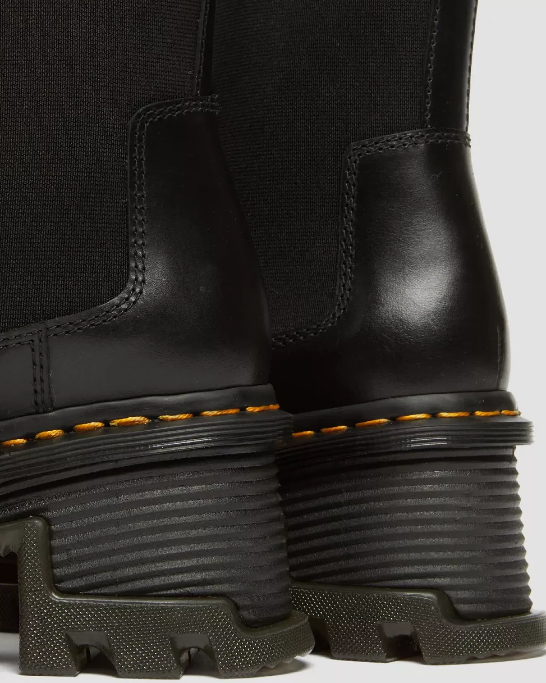 Heeled Boots|Chelsea Boots>Dr. Martens Corran Chelsea Atlas Leather Heeled Boots Black — Atlas