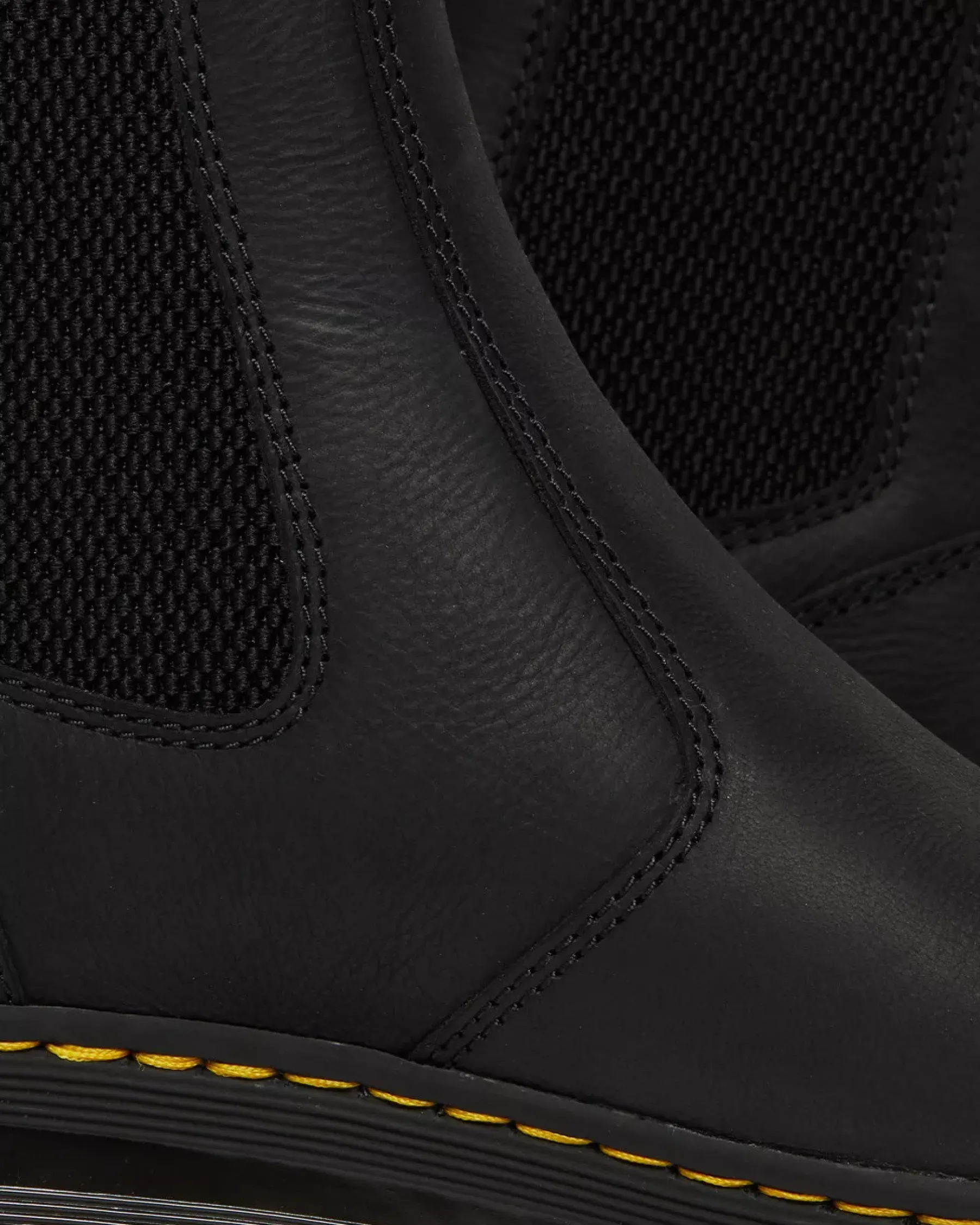 Bestsellers|Chelsea Boots>Dr. Martens Embury Leather Casual Chelsea Boots Black — Wyoming