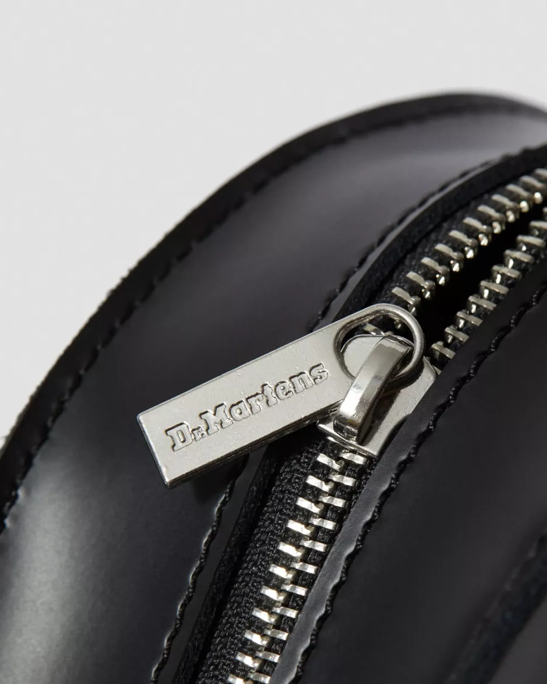 Accessories|Bags>Dr. Martens Heart Shaped Leather Backpack Black — Kiev