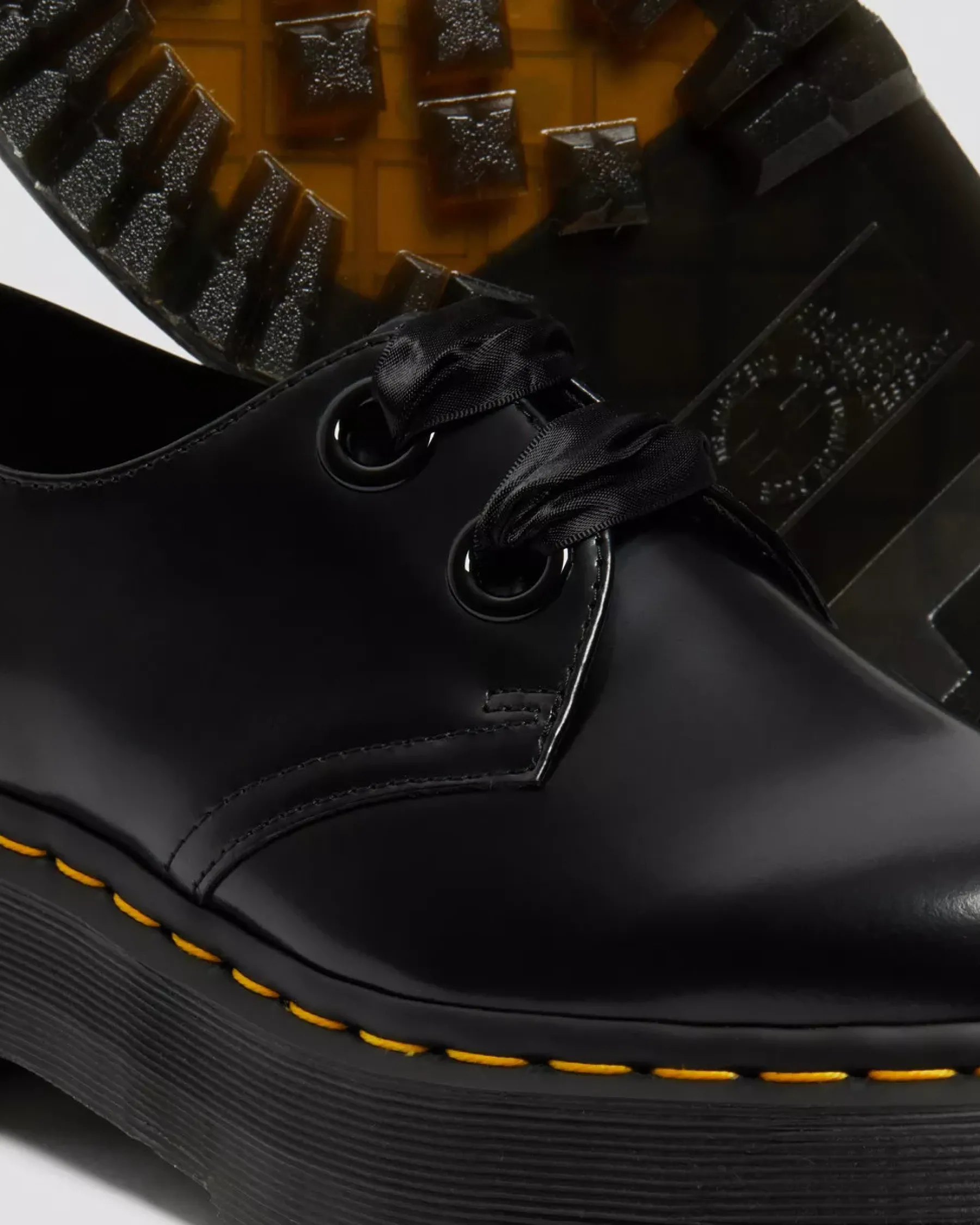 Platform Shoes|Shoes>Dr. Martens Holly Women's Leather Platform Shoes Black — Buttero