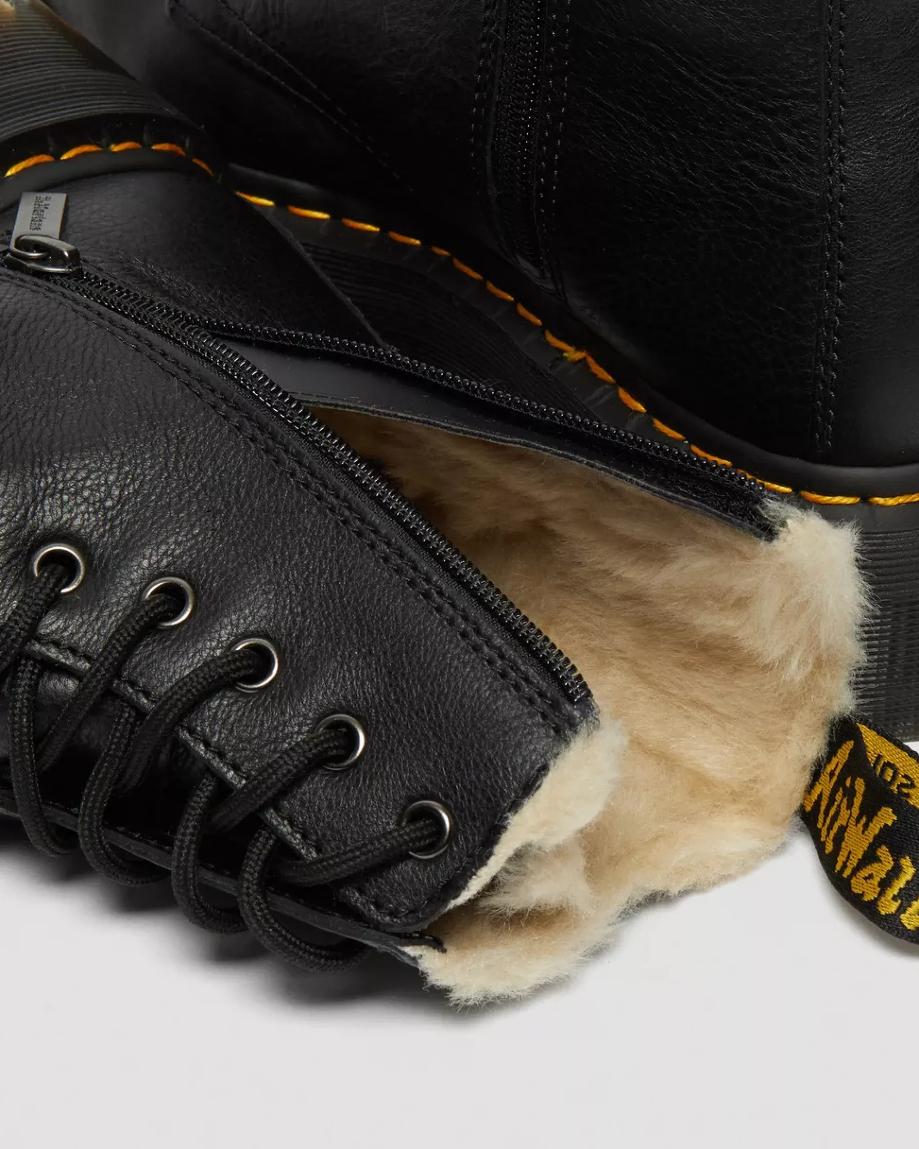 Platform Boots|Winter Boots>Dr. Martens Jadon Boot Leather Faux Fur Lined Platforms Black — Pisa