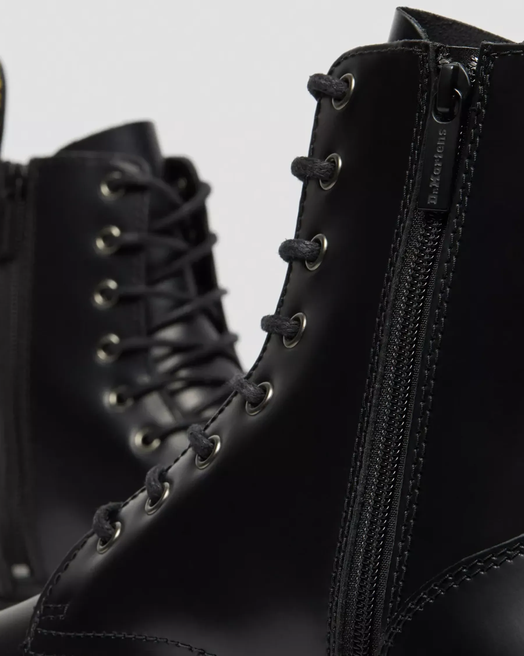 Bestsellers|Ankle Boots>Dr. Martens Jadon Boot Smooth Leather Platforms Black — Polished Smooth