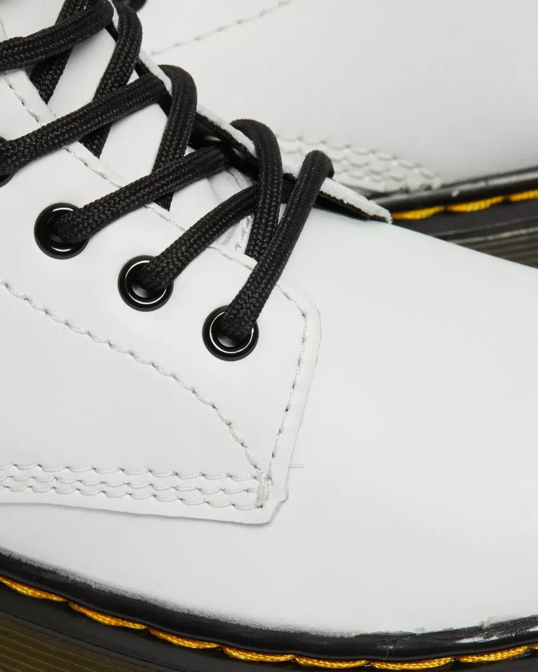 School Styles|Junior / 5-7 Years>Dr. Martens Junior 1460 Leather Lace Up Boots White — Romario