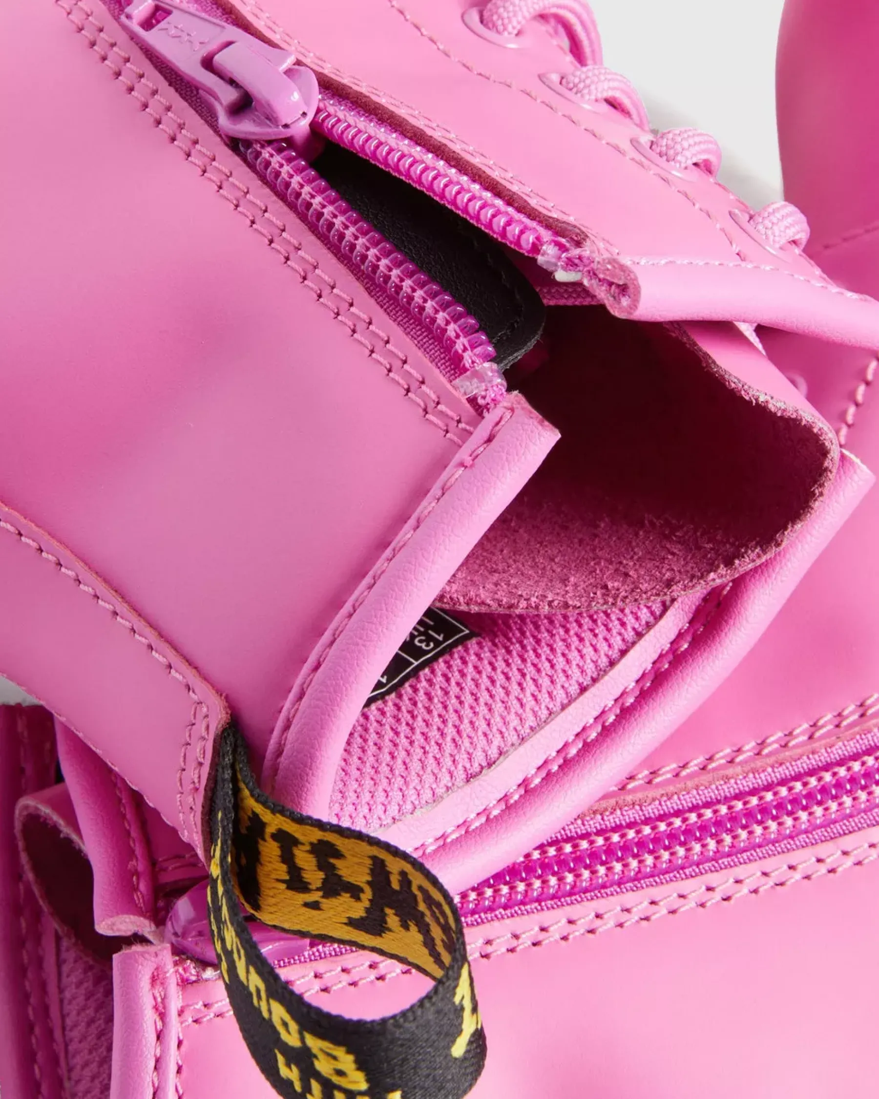 Sale|School Styles>Dr. Martens Junior 1460 Leather Lace Up Boots THRIFT PINK — Romario