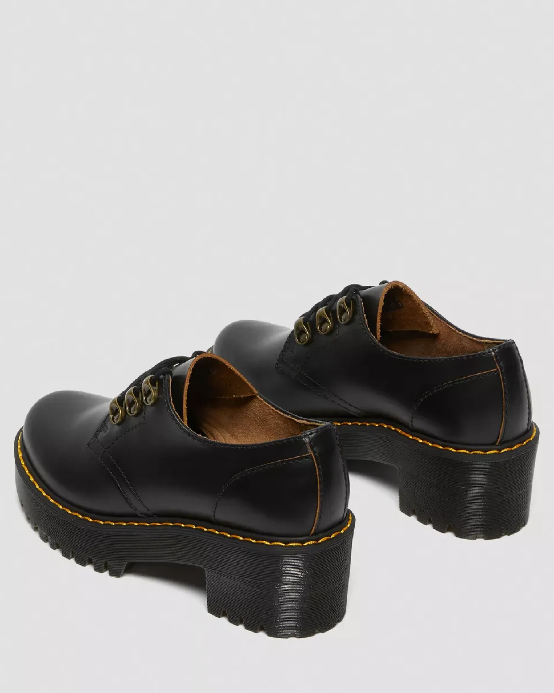 Platform Shoes|Heeled Boots>Dr. Martens Leona Lo Vintage Smooth Leather Heeled Shoes Black — Vintage Smooth