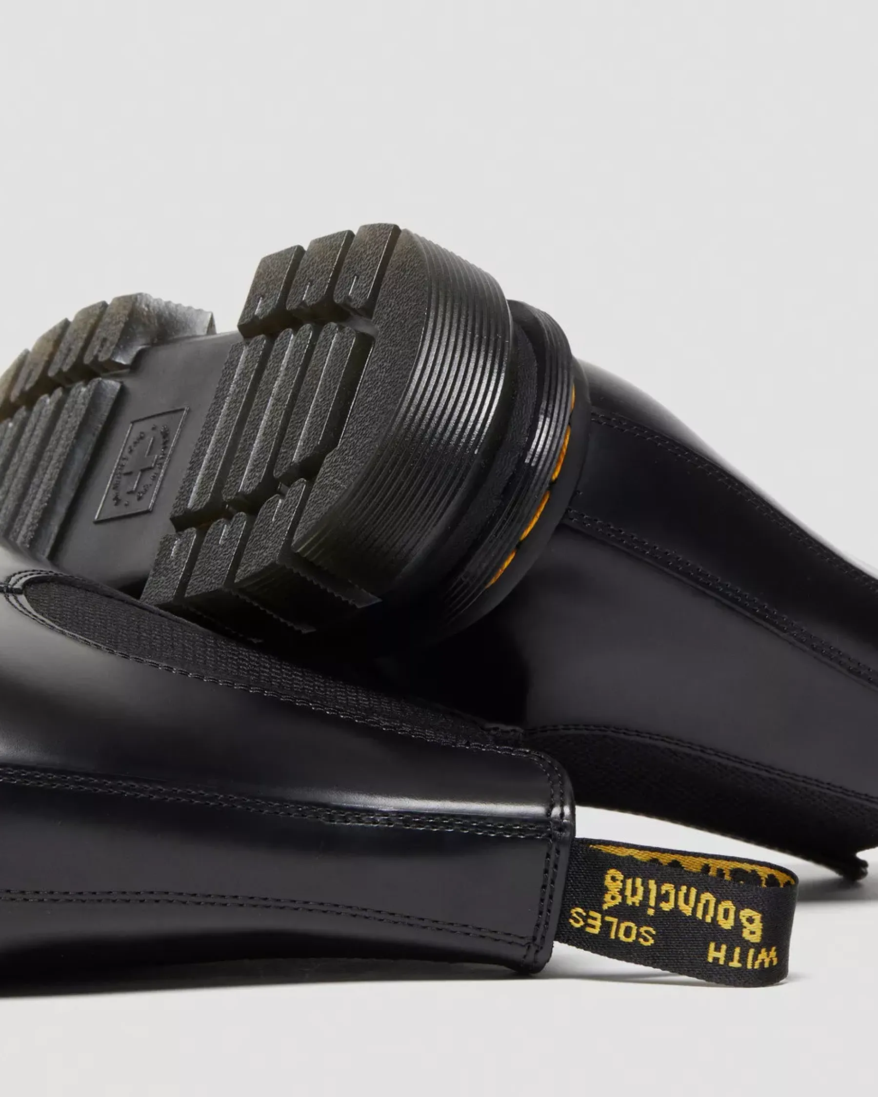 Sale|Platform Boots>Dr. Martens Rikard Polished Smooth Leather Chelsea Boots Black — Polished Smooth
