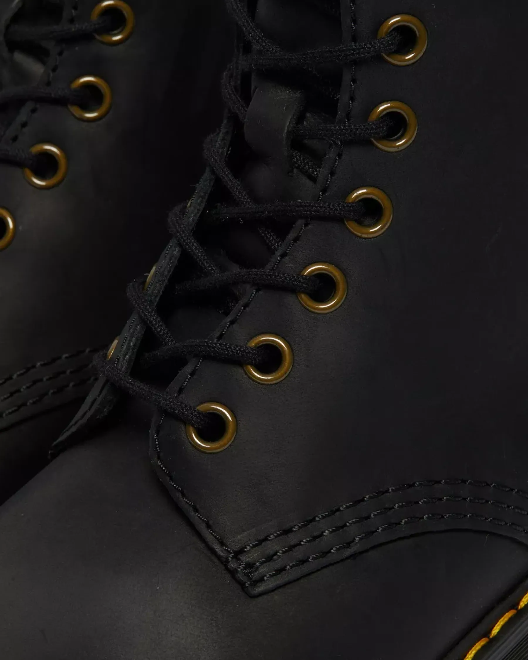 Heeled Boots|Ankle Boots>Dr. Martens Shriver Hi Women's Wyoming Leather Heeled Boots Black — Burnished Wyoming