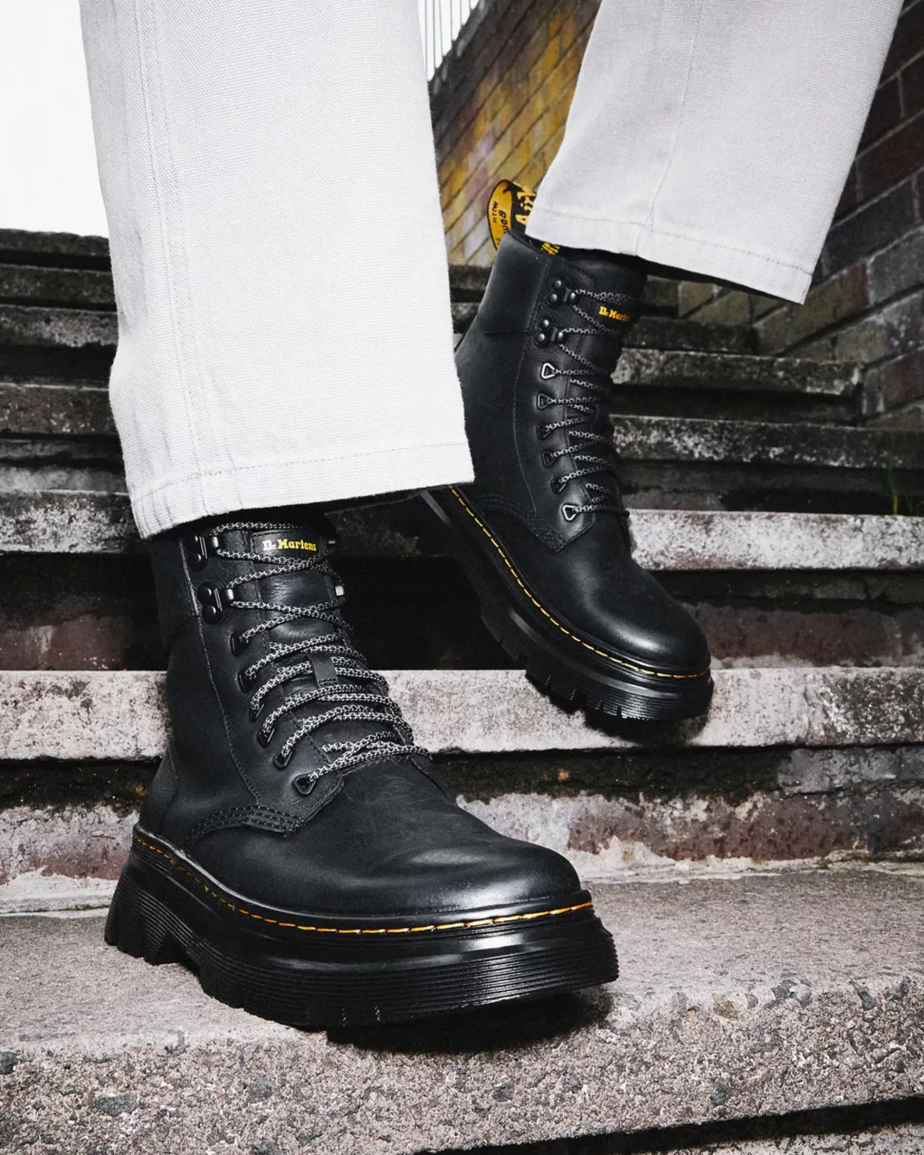 Sale|Casual Boots>Dr. Martens Tarik Wyoming Leather Utility Boots Black — Wyoming