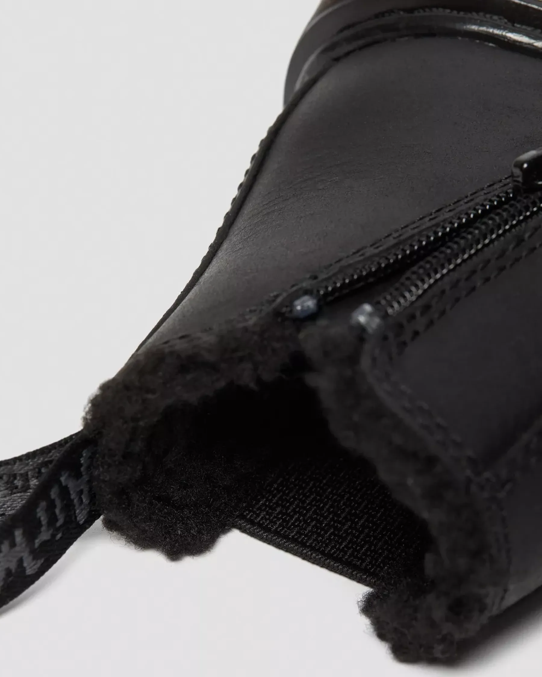 Winter Boots|Toddler / 2-4 Years>Dr. Martens Toddler 2976 Faux Fur Lined Chelsea Boots Black — Republic Waterproof