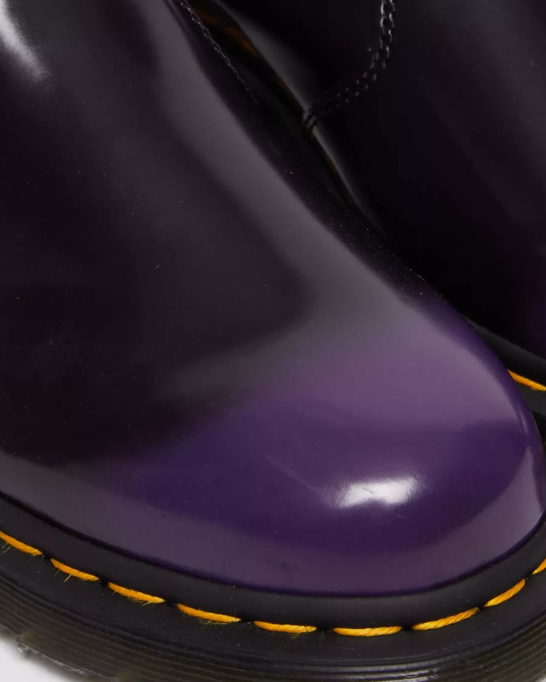 Sale|Vegan>Dr. Martens Vegan 2976 Chelsea Boots BLACK/RICH PURPLE — Oxford Rub Off
