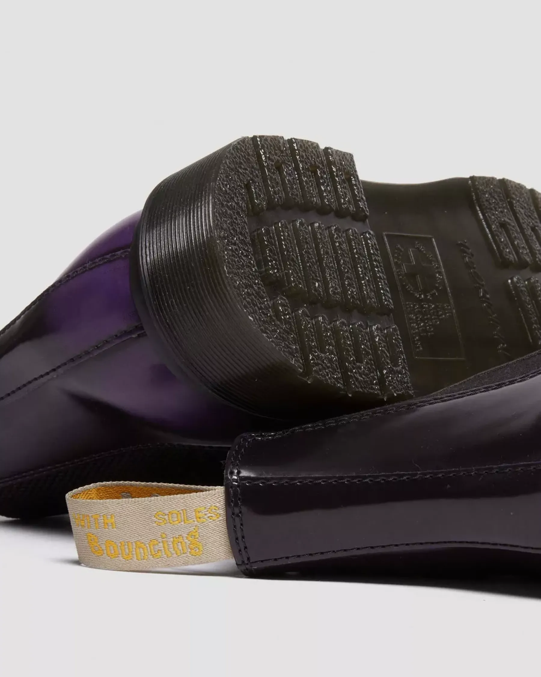 Sale|Vegan>Dr. Martens Vegan 2976 Chelsea Boots BLACK/RICH PURPLE — Oxford Rub Off