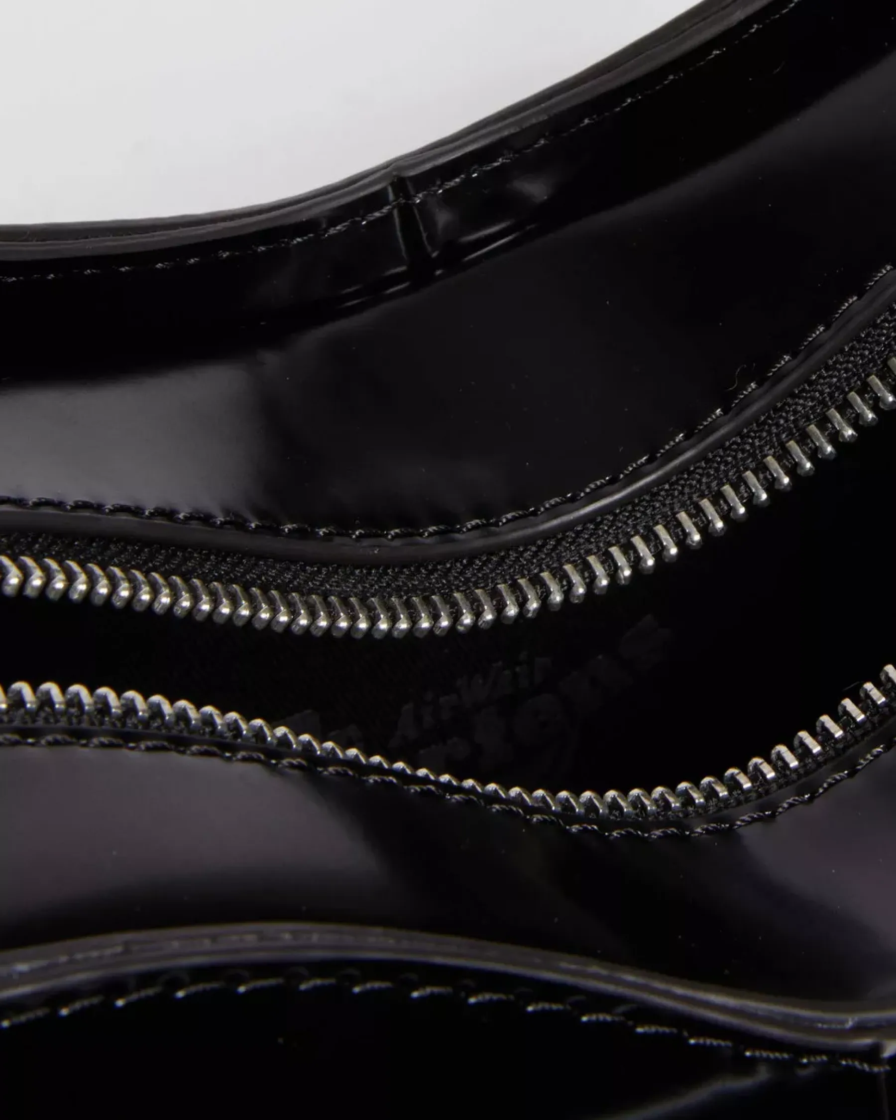Accessories|Vegan>Dr. Martens Vegan Bow Bag BLACK — Oxford