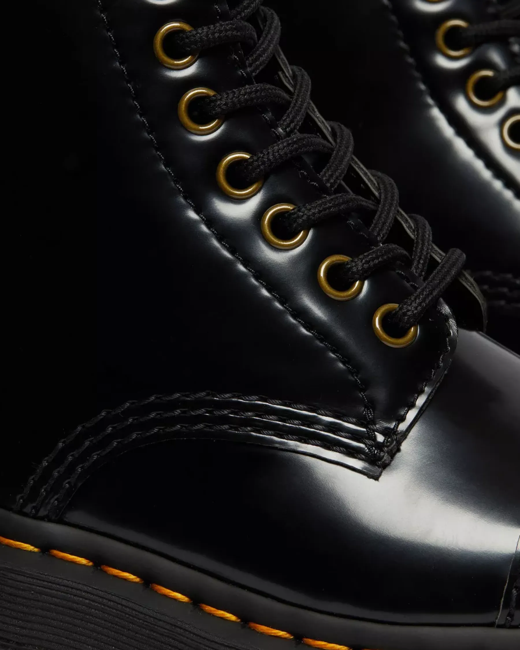 Ankle Boots|Platforms>Dr. Martens Vegan Sinclair Platform Boots Black — Oxford