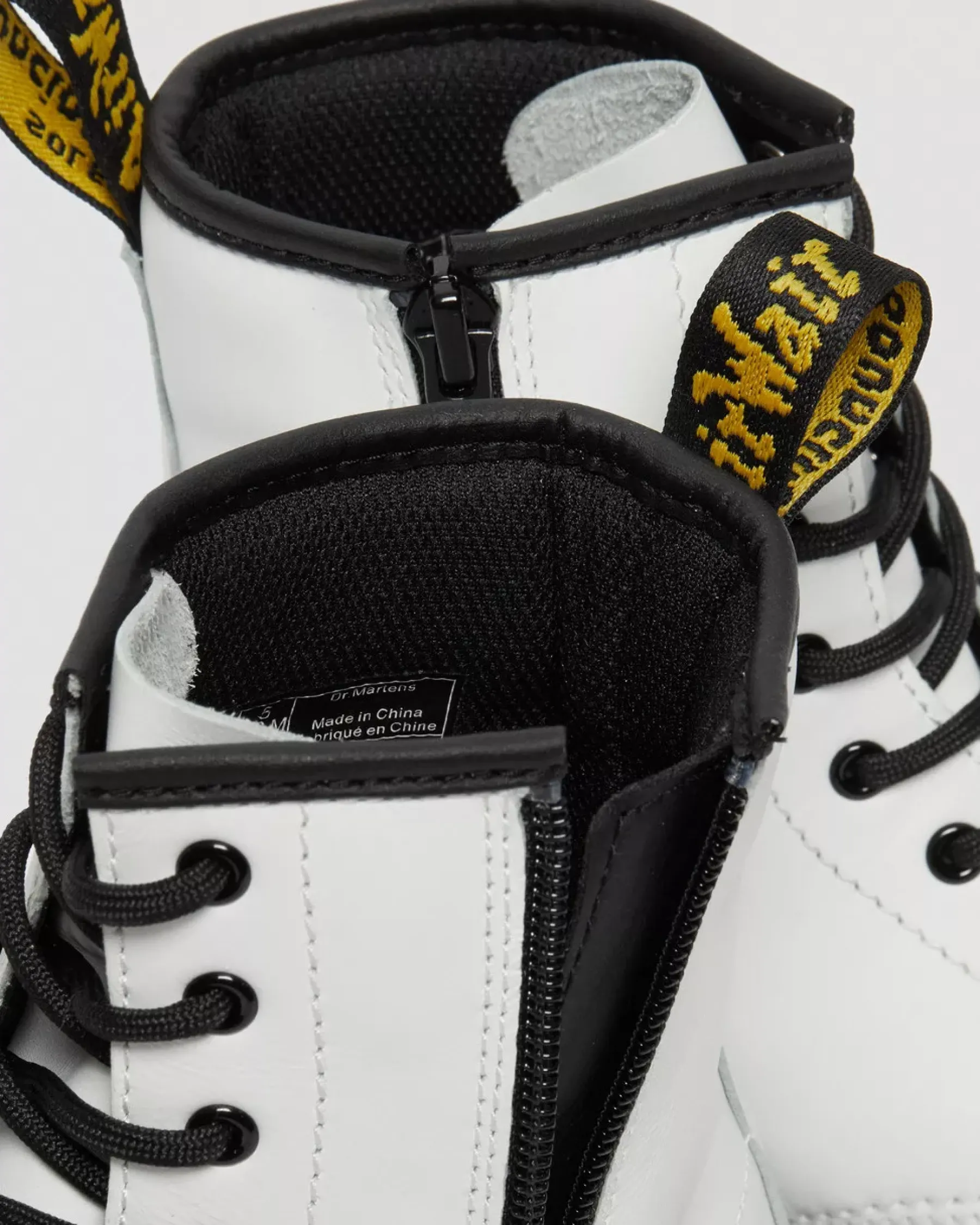 School Styles|Youth / 8-14 Years>Dr. Martens Youth 1460 Leather Lace Up Boots White — Romario